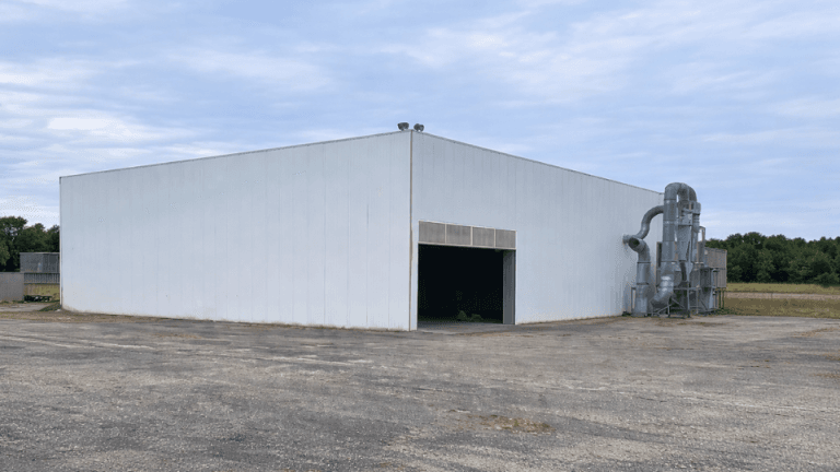 Photo du hangar Ambonati à Aiguillon